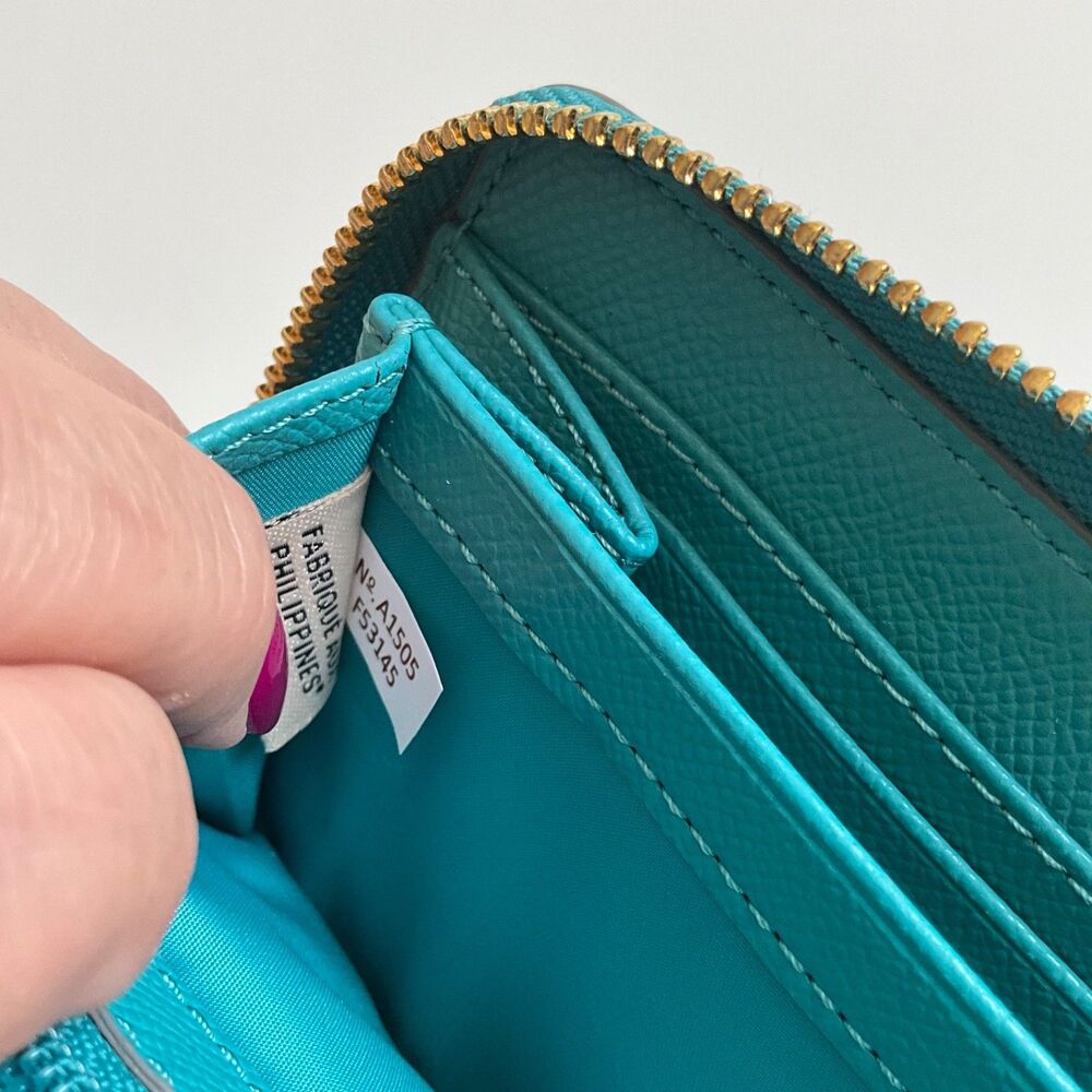 Coach Studded Accordion Zip Wallet Cadet Blue Crossgrain Leather Gold Hardware - Picture 8 of 8